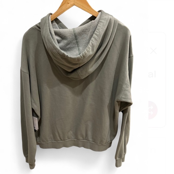 O'Neill Surf Co. Floral Graphic GrayHoodie
(Stock Photo is not accurate color) - Picture 5 of 7